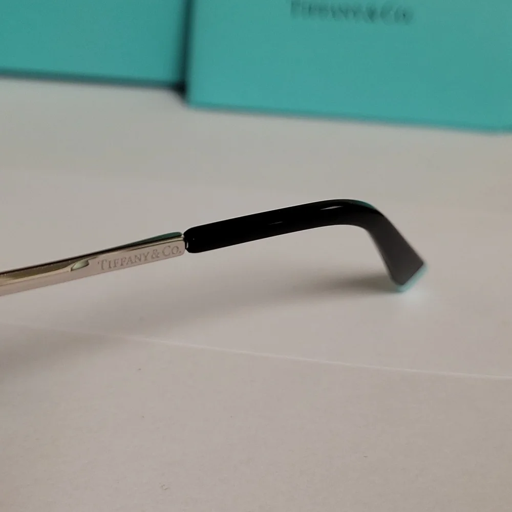New 💯 Authentic Tiffany&co sunglasses 🕶  ❤️ 😍 💖 - Picture 3 of 8